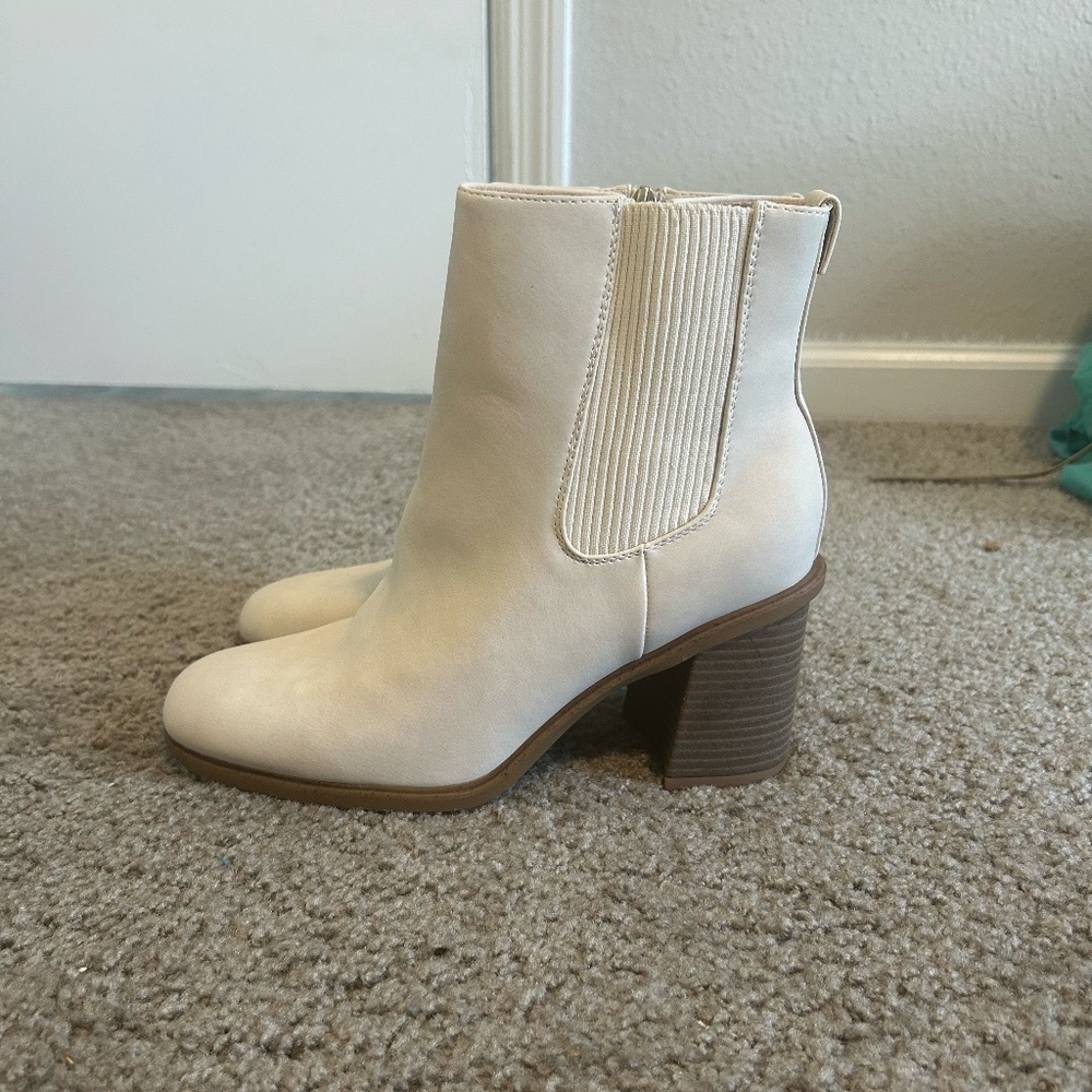 Dr. Scholl's Heeled Chelsea Boots